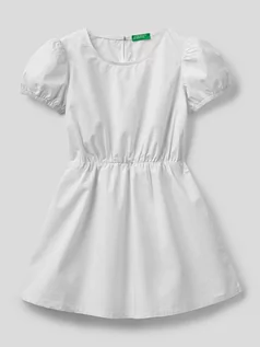 Sukienki i spódniczki dla dziewczynek - Benetton Sukienka w kolorze białym - grafika 1