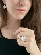 Pierścionki - Pierścionek srebrny - Biały hiacynt - miniaturka - grafika 1