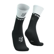 Skarpetki sportowe męskie - COMPRESSPORT Skarpetki kompresyjne do biegania MID COMPRESSION SOCKS V2.0 black/white - miniaturka - grafika 1