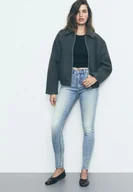 Spodnie damskie - Stradivarius D07 Jeansy skinny fit z regularnym stanem ŚREDNI NIEBIESKI DENIM 36 - miniaturka - grafika 1