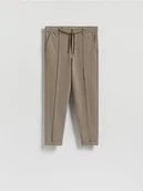 Spodenki męskie - Reserved - Spodnie chino slim - beżowy - miniaturka - grafika 1