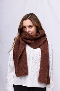 PUCHACZ - szalik wełna merino, bawełna czesana brązowy - Apaszki i szaliki damskie PUCHACZ - szalik wełna merino, bawełna czesana brązowy - Apaszki i szaliki damskie - miniaturka - grafika 1