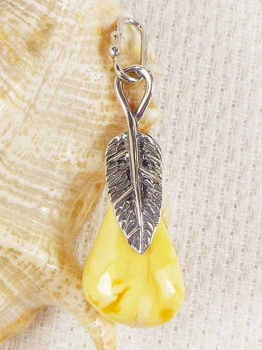 Wisiorek srebrny z bursztynem 604-54