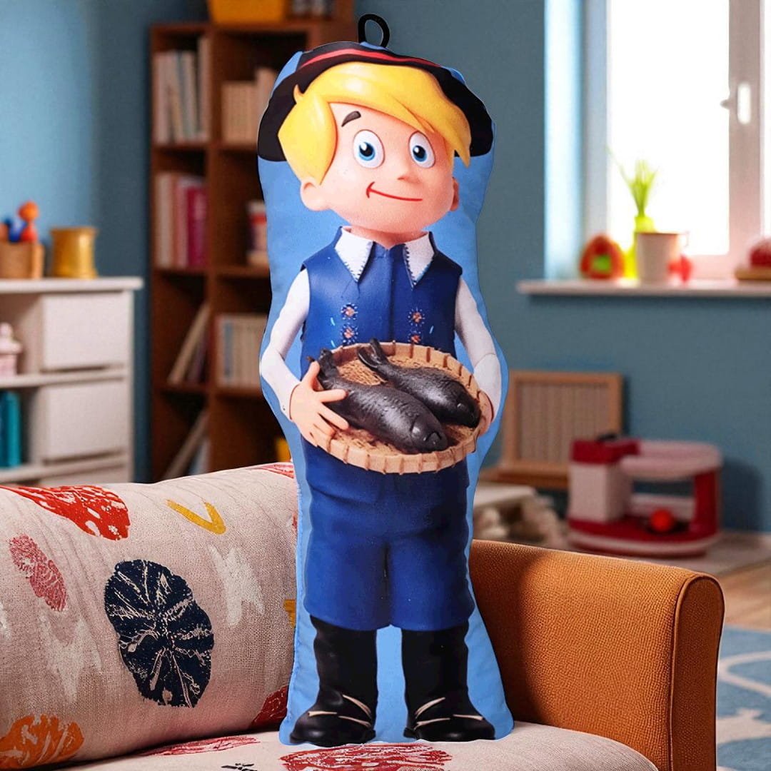 Maskotka dekoracyjna – chłopiec w kaszubskim stroju ludowym