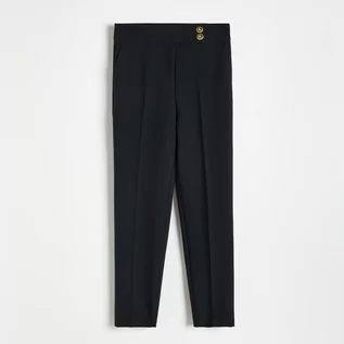 Spodnie damskie - Reserved Eleganckie spodnie z kantem - Czarny - grafika 1
