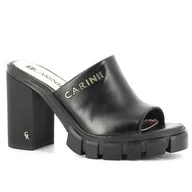 Klapki i japonki damskie - Czarne klapki na obcasie CARINII - Carinii - miniaturka - grafika 1