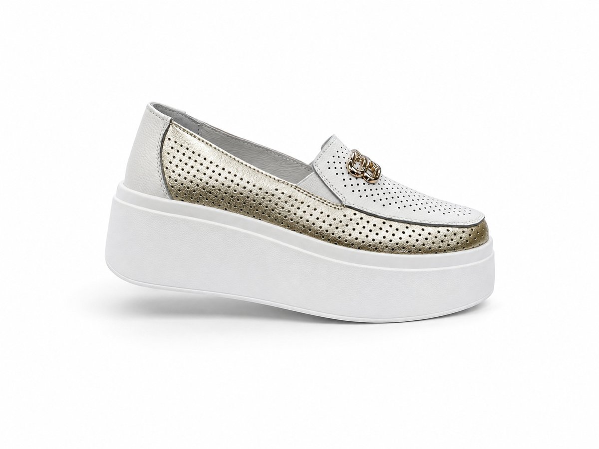 Mokasyny damskie skóra GOODIN slip-on logo ażurek platforma lekkie białe 41