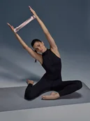 Legginsy - 4F Kombinezon do jogi i pilatesu szybkoschnący damski - czarny M - miniaturka - grafika 1