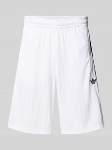 Szorty z wyhaftowanym logo i wpuszczanymi kieszeniami - Spodenki męskie - miniaturka - grafika 1