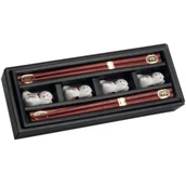 Zestawy do sushi - Zestaw Maneki Neko, pałeczki z ciemnego drewna z podstawkami 22,5cm - 4 pary - miniaturka - grafika 1