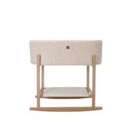 Łóżeczka i kojce - Kosz Mojżesza Cosy w kolorze kremowym z drewnianą kołyską na biegunach. - miniaturka - grafika 1