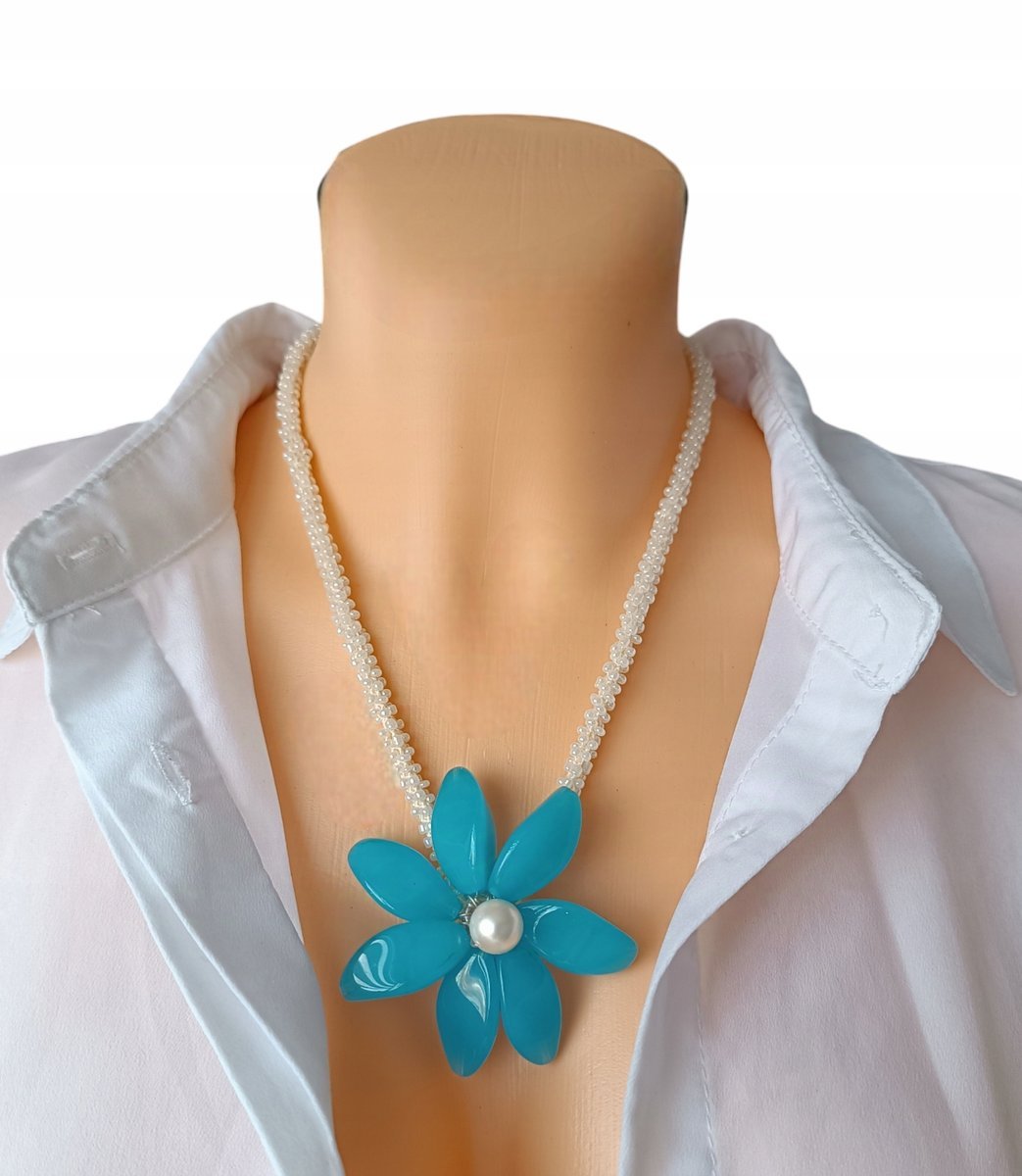 Naszyjnik niebieski pojedynczy kwiat AGAT perła biały sznur koralików 50cm