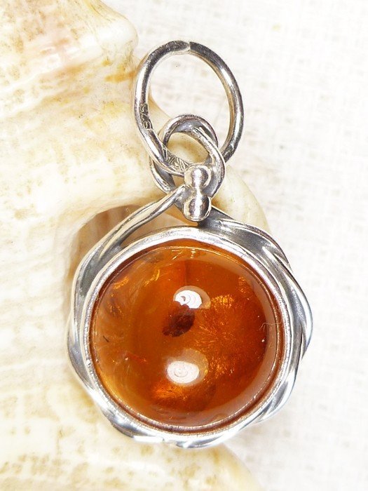 Wisiorek srebrny z bursztynem, handmade 613-14