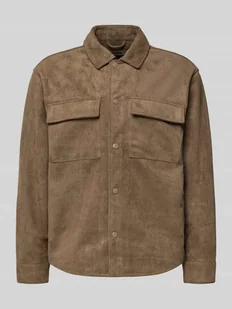 Kurtka o kroju regular fit z imitacji skóry welurowej z kieszeniami z patką na piersi model ‘RAVI’ - Kurtki męskie - miniaturka - grafika 1