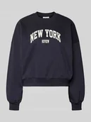 Bluzy sportowe damskie - Bluza z nadrukiem z logo i okrągłym dekoltem - miniaturka - grafika 1