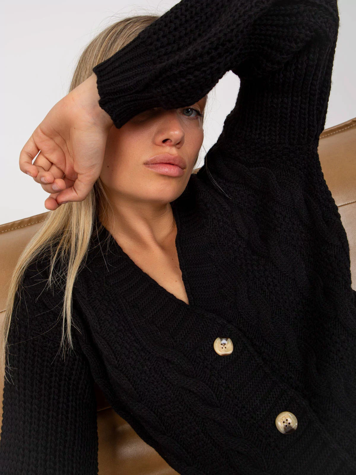 Sweter rozpinany czarny casual dekolt w kształcie V rękaw długi guziki -  Ceny i opinie na Skapiec.pl
