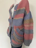 Swetry damskie - Unikatowy sweter - miniaturka - grafika 1