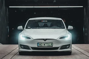 Tesla Model S AUTOPILOT EXPERIENCE - doświadcz autonomicznej jazdy! - Czasopisma - miniaturka - grafika 1