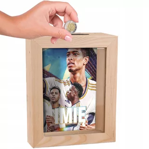 SKARBONKA DREWNIANA NA PIENIĄDZE IMIĘ BELLINGHAM REAL MADRID NA PREZENT Y5 - Skarbonki SKARBONKA DREWNIANA NA PIENIĄDZE IMIĘ BELLINGHAM REAL MADRID NA PREZENT Y5 - Skarbonki - miniaturka - grafika 1