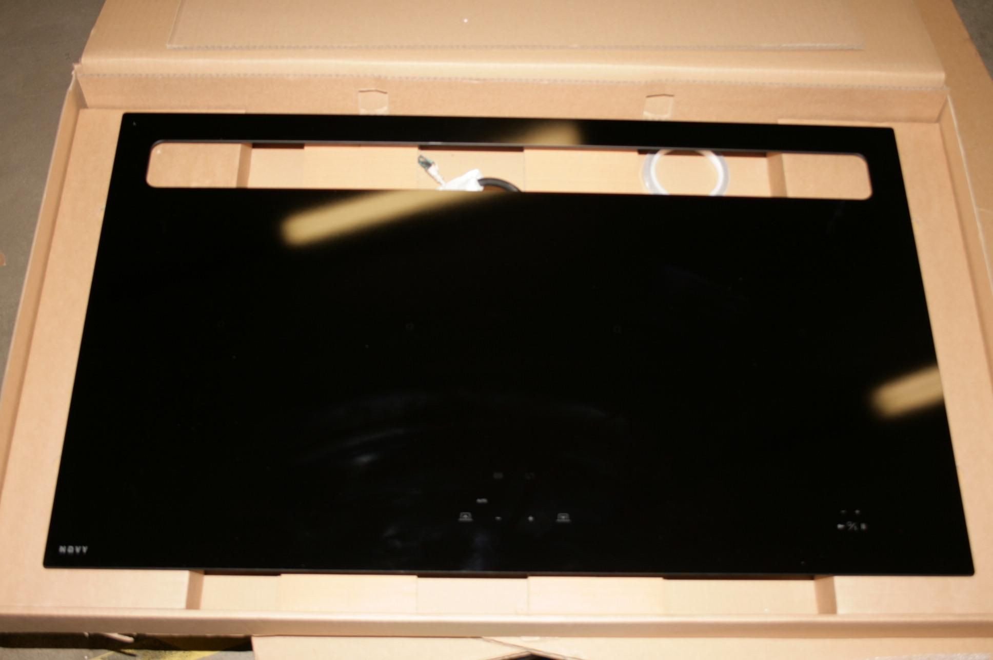Novy 1821 Induction hob with built-in hood 88 cm Number of burners/cooking zones 4 Yes Black Slider control with white LEDs. USED, REFURBISHED, SCRATCHED,