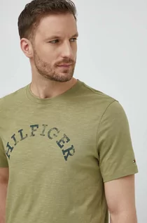 Koszulki męskie - Tommy Hilfiger t-shirt bawełniany męski kolor zielony z nadrukiem MW0MW34432 - grafika 1
