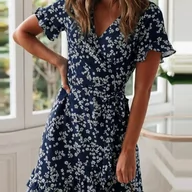 Sukienki - Sukienka plażowa w kwiatowy wzór - Granatowy M - miniaturka - grafika 1
