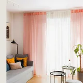 Zasłony - HOMLA ADI zasłona z pomponami różowa 140x250 cm - miniaturka - grafika 1