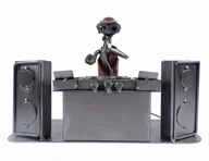Figurki dekoracyjne - Metalowa figurka DJ. Prezent dla muzyka - miniaturka - grafika 1