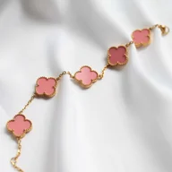 Bransoletki - Bransoletka damska różowa czterolistna koniczynka ze stali szlachetnej - miniaturka - grafika 1