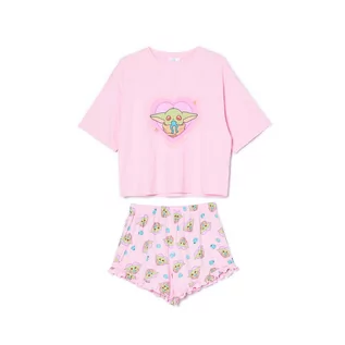 Piżamy damskie - Cropp - Różowa dwuczęściowa piżama Baby Yoda - Różowy - grafika 1