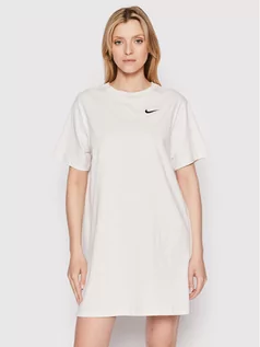 Sukienki - Nike Sukienka codzienna Sportswear Swoosh DM6191 Beżowy Oversize - grafika 1