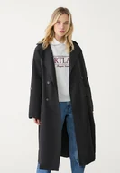 Płaszcze damskie - Stradivarius Długi trencz z lejącego materiału Czarny XL - miniaturka - grafika 1