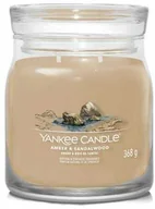 Świece - Yankee Candle Świeca zapachowa Amber & Sandalwood średnia - miniaturka - grafika 1