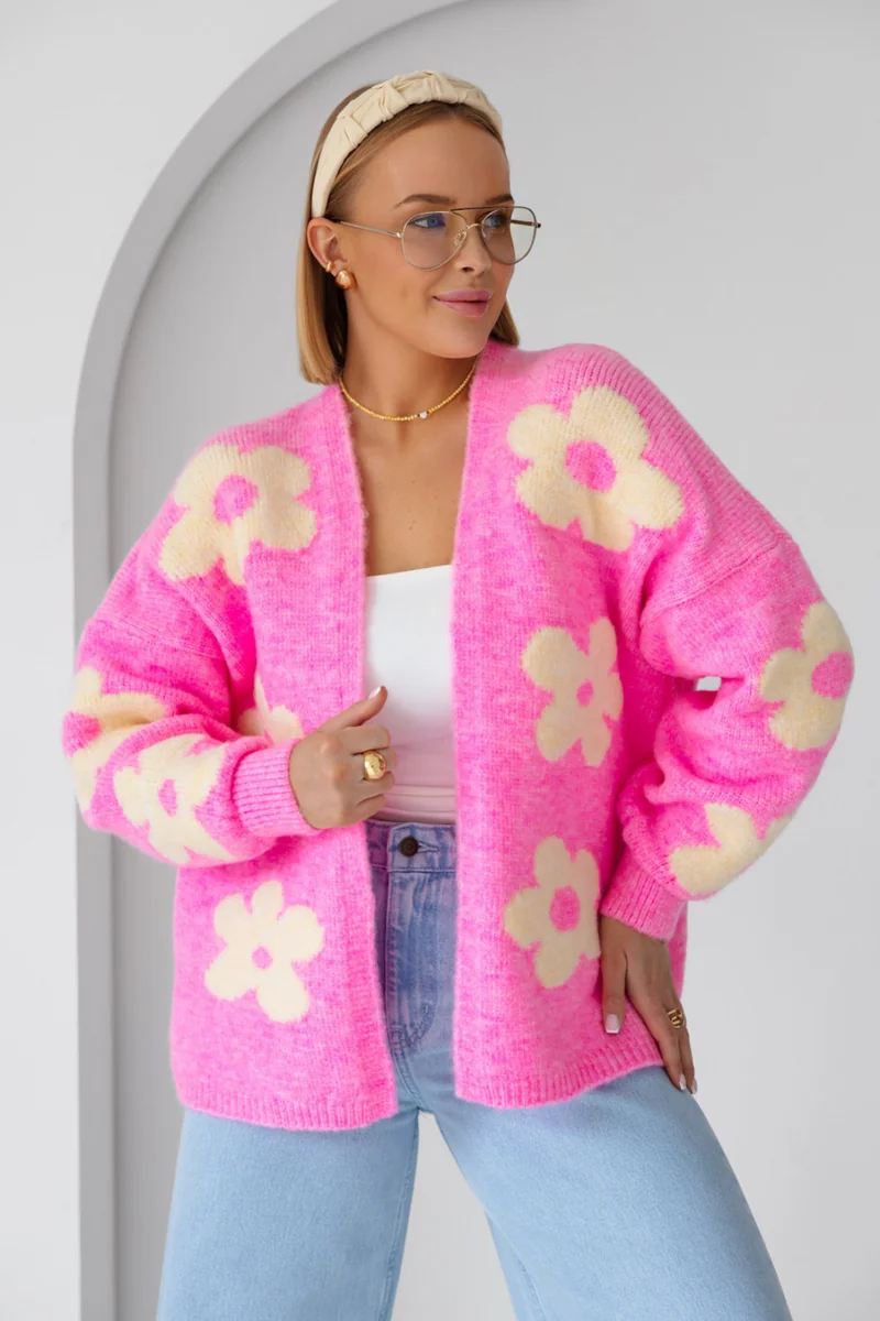 Krótki kardigan w kwiaty oversize - baby róż/wanilia One size Sploty