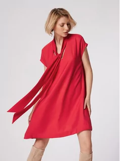 Sukienki - Simple Sukienka koktajlowa SUD509 Czerwony Regular Fit - grafika 1