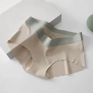 Bezszwowe figi - Majtki damskie - miniaturka - grafika 1