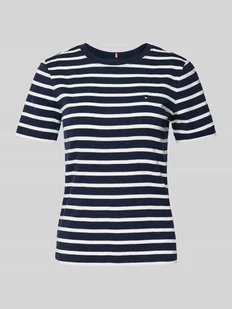 T-shirt o kroju slim fit z detalem z logo - Koszulki i topy damskie - miniaturka - grafika 1