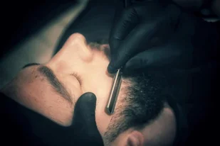 Kurs barberski podstawowy w OLD SCHOOL BarberShop w Krakowie - Czasopisma - miniaturka - grafika 1