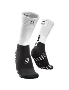 COMPRESSPORT Skarpetki kompresyjne do biegania MID COMPRESSION SOCKS black/white - Skarpetki sportowe męskie - miniaturka - grafika 1