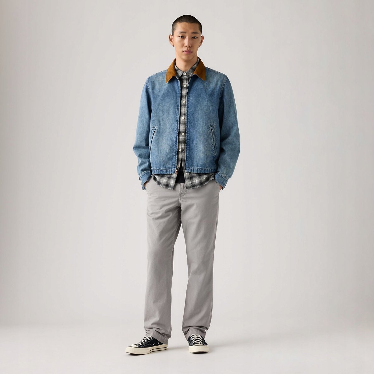 LEVI'S SZARE SPODNIE CASUAL PROSTE 100 BAWEŁNA Z MANKIETEM 29/32 17AA