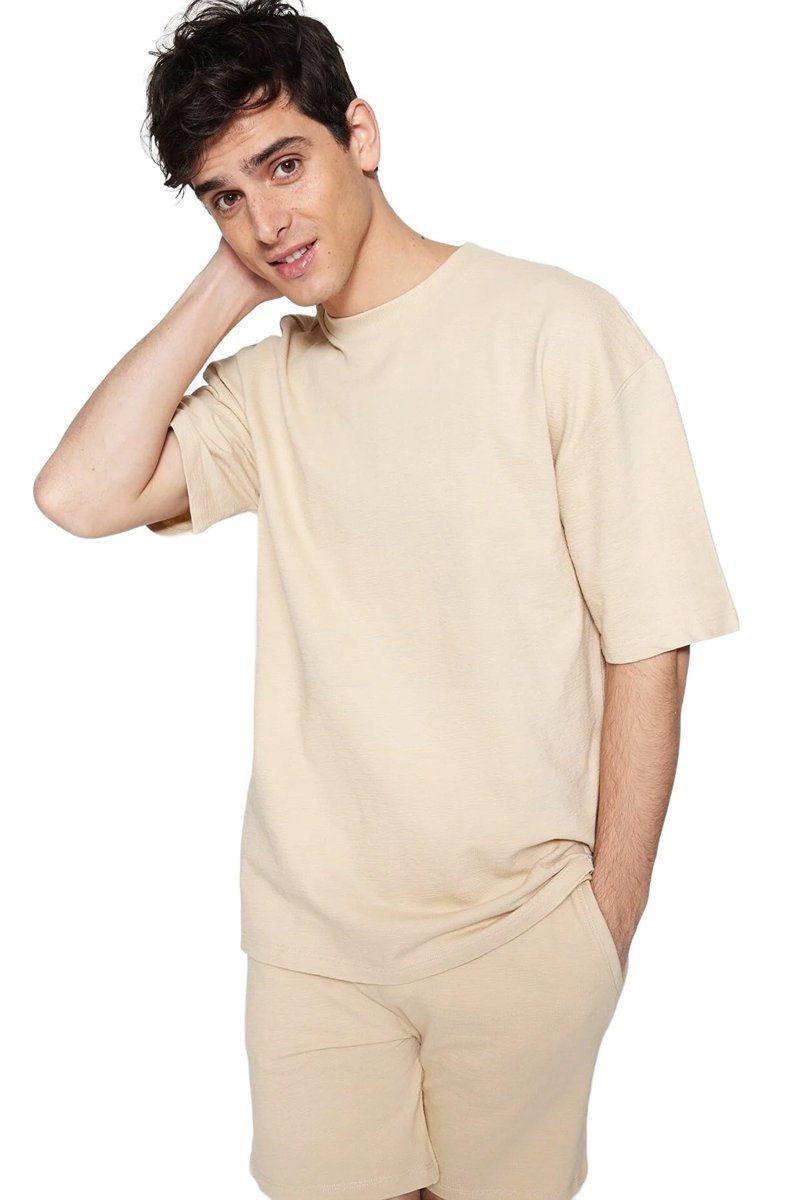 TRENDYOL MAN T-SHIRT MĘSKI BEŻOWY Z OKRĄGŁYM DEKOLTEM BEZ WZORU M 5DA