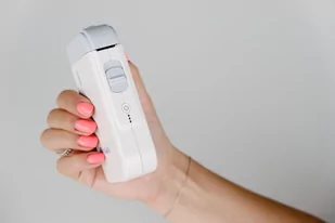 Drukarka G&G GG-AT110HW + 5x taśma do G&G WT110 HW 15x50mm 150szt. biała/czarny Zamiennik - Drukarki kart i etykiet Drukarka G&G GG-AT110HW + 5x taśma do G&G WT110 HW 15x50mm 150szt. biała/czarny Zamiennik - Drukarki kart i etykiet - miniaturka - grafika 3