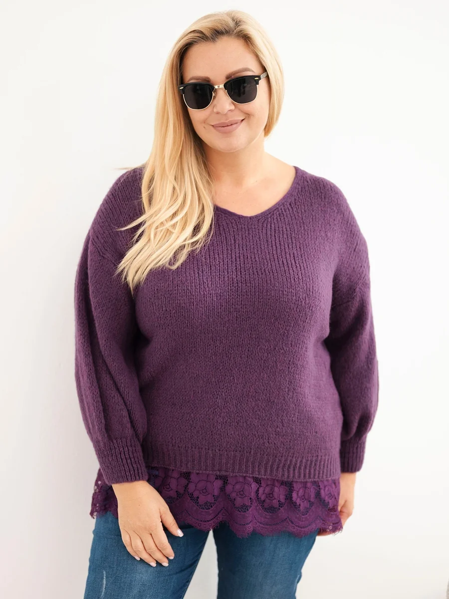 Sweter damski Plus Size z koronkowym dołem ciemnofioletowy Ciemny Fioletowy