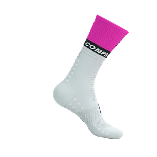 COMPRESSPORT Skarpetki kompresyjne do biegania MID COMPRESSION SOCKS V2.0 white/safety yellow/neon pink - Skarpetki sportowe męskie - miniaturka - grafika 5