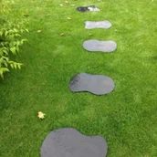 Inne materiały budowlane - Kamień na ścieżki | Płytki ogrodowe Kadappa Black Limestone Natural t/h 40x60 2-4 cm - miniaturka - grafika 1