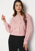 Bluzki damskie - Jasnoróżowa Bluzka z Ozdobnym Krawatem i Perłami Opinua - miniaturka - grafika 1