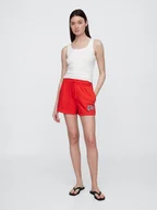 Spodenki damskie - GAP Szorty dresowe w kolorze czerwonym - miniaturka - grafika 1