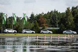 Indywidualny kurs bezpiecznej jazdy "Safe Driving I stopień" - Poznań - Czasopisma - miniaturka - grafika 1