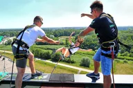 Czasopisma - Dream Jump na Stadionie we Wrocławiu - miniaturka - grafika 1