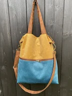 Torebki damskie - Duża torba na ramię z zapinaną kieszenią -musztarda, turkus, koniak - miniaturka - grafika 1